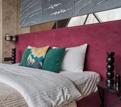 Сфера с видом на озеро с купелью в Аномалия