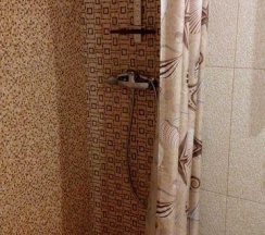 Номер улучшенный с 1 двуспальной кроватью (с завтраком) в Кают-компания