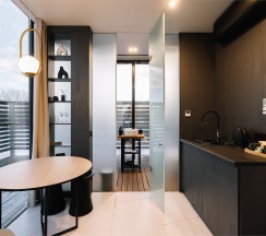 Зеркальный дом Премиум с душем в Резиденция Северное Сияние