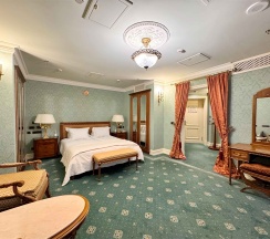 Улучшенный номер без вида (внутренний двор или мансарда) в Taleon Imperial Hotel