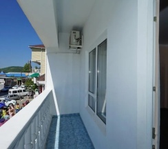 Двухкомнатный люкс с балконом в Атмосфера