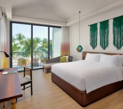 Вилла с бассейном рядом с пляжем в Курортный отель New World Phu Quoc Resort