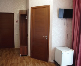 Трехместный номер с балконом в Гермес