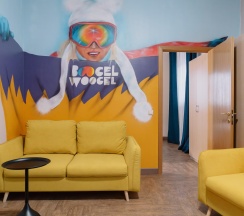 3-комнатные апартаменты с джакузи на террасе и видом на горы в Boogel Woogel bar&hotel