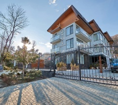 Люкс без балкона (гостиная и спальня) в Hills Polyana hotel&SPA