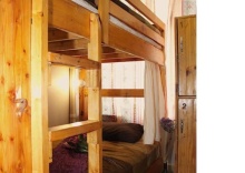 Кровать в общем номере (женский номер) в Good Deal Hostel