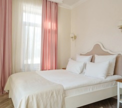 Двухместный люкс Provence №60 с 2 комнатами двуспальная кровать в Лель