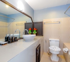 Номер Deluxe с балконом в Club Bamboo Boutique Patong Beach Resort