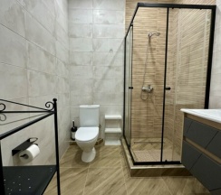 Просторная Двушка в центре. в Как Дома 05