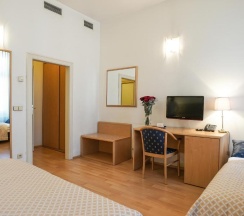 Трёхместный номер Standard в Hotel Tivoli Prague