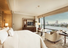 Двухместный номер Premier with river view двуспальная кровать в Capella Bangkok