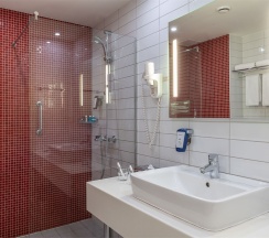 Стандарт с большой кроватью с видом на город в Cosmos Astrakhan Hotel
