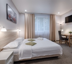 Улучшенный с двухспальной кроватью в Myhotel24 kristalin