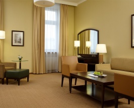 Угловой люкс в Hilton Moscow Leningradskaya