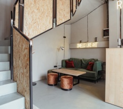Место в шестиместном номере для мужчин и женщин в Rock hostel