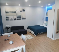 Двухместный люкс с балконом (двуспальная кровать) в Luxury Studio Na Pushkina Flat