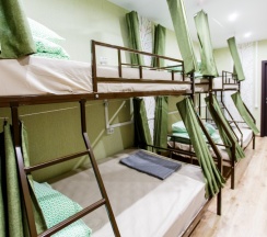 Мужской номер на 8 человек. Верхнее место (ширина 90 см.) в Nice hostel Crocus