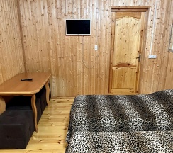 Четырехместный номер с общей ванной комнатой в Кругозор 2