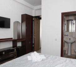 Двухместный номер Classic с балконом двуспальная кровать в Oniks