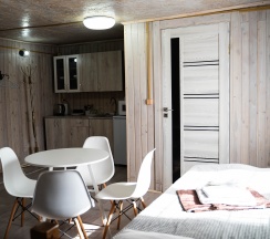 Четырехместный номер с 1 двуспальной или 2 односпальными кроватями с видом на озеро в Озеро