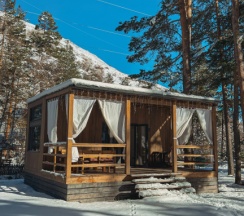 Шале с террасой №1 с красивым видом из окна в Mount House