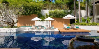 Тхаланг: Курортный отель Outrigger Surin Beach Resort