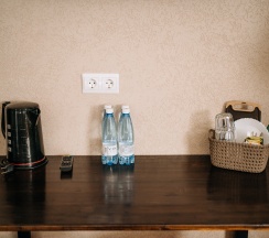 Четырехместный "Стандарт" с балконом в Крыжовник