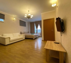 №1 Улучшенный двухместный номер с двуспальной кроватью в Eva Apartments