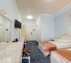 Двухместный номер Стандарт с балконом двуспальная кровать в Dvin