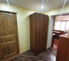 Трехкомнатный номер (в Мини-отель на Анджиевского д.26) в Тамара