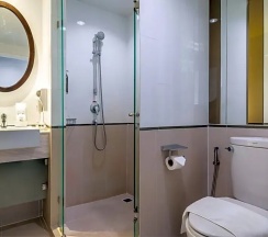 Трёхместный номер Superior в Vince Hotel Pratunam