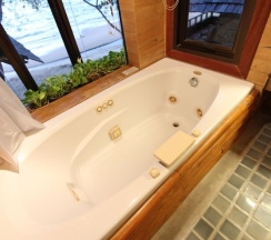 Вилла c 1 комнатой с балконом и рядом с пляжем в Sunset Park Resort and Spa