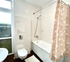 Апартаменты LUX  4 местные  с видом на горы ( 2х спальная кровать или 2 односпальные) в Red Rose