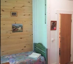 2-местный номер полулюкс в Каморка с лежанкой у окна
