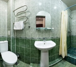 Двухместный полулюкс с балконом (двуспальная кровать) в Red hotel