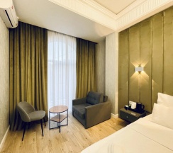 Номер Comfort с балконом в Parallel