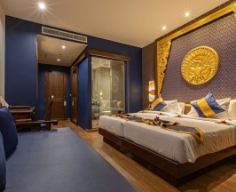 Двухместный номер Superior Royal Blue Wing двуспальная кровать в Курортный отель Kata Palm Resort