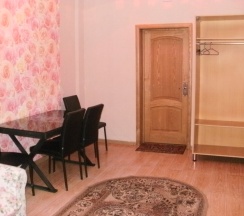 Люкс с балконом и с красивым видом из окна в Исток