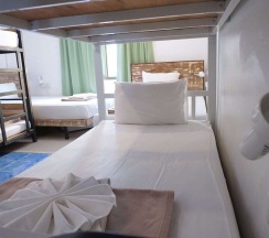 Кровать в общем номере в Frog House Bed & Breakfast