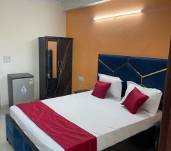 Двухместный номер Deluxe двуспальная кровать в Roomshala 123 Happy Homes Saket