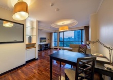 Двухместный люкс Executive c 1 комнатой в Bandara Silom Suites