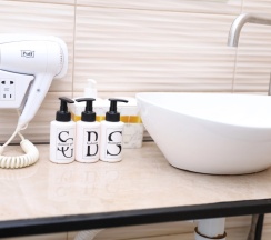 Шестиместные апартаменты с красивым видом из окна в Аибга