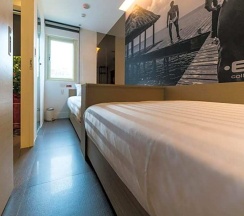 Кровать в общем номере (мужской номер) в Gs Hotel - Hostel