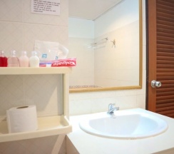 Двухместный номер Deluxe с балконом двуспальная кровать в Sunshine Guest House