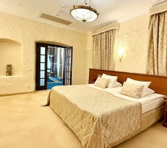 Двухкомнатный люкс «Президент» с сауной в Old Estate Hotel&SPA