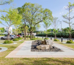 Полулюкс с балконом в W Phuket Residences