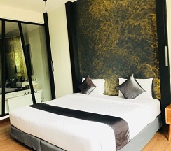 Двухместный номер Deluxe с видом на бассейн двуспальная кровать в Vismaya Suvarnabhumi Hotel