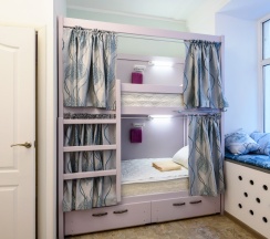 Кровать в общем номере в Рус