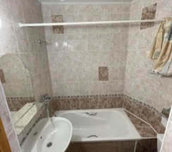 Улучшенный двухместный номер с двумя односпальными кроватями в Лотос