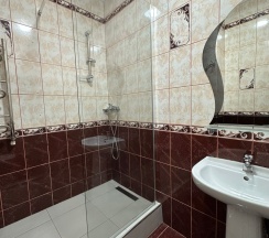 Стандартный трехместный номер в Николаевский